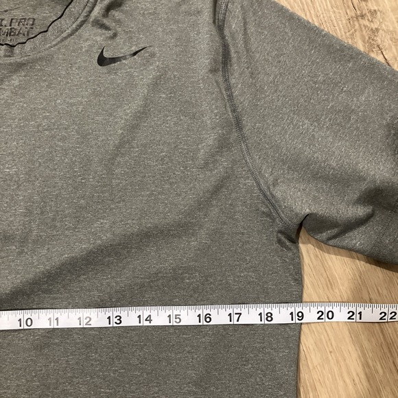 Nike Pro Combat Fitted Shirt L Grey - Picture 3 of 5